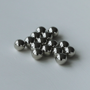 Perlas de plástico redondas sin perforar a máquina de 5 mm141
